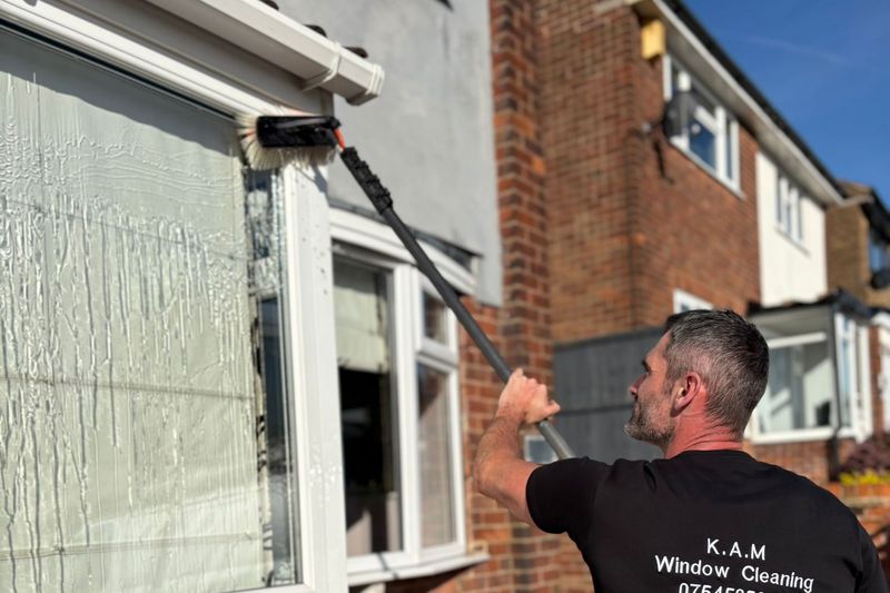 Window Cleaner Arnold: A Weekend Job