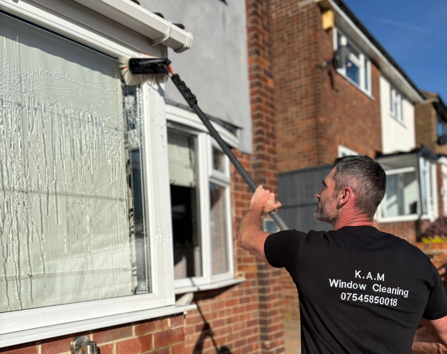 Window Cleaner Arnold: A Weekend Job
